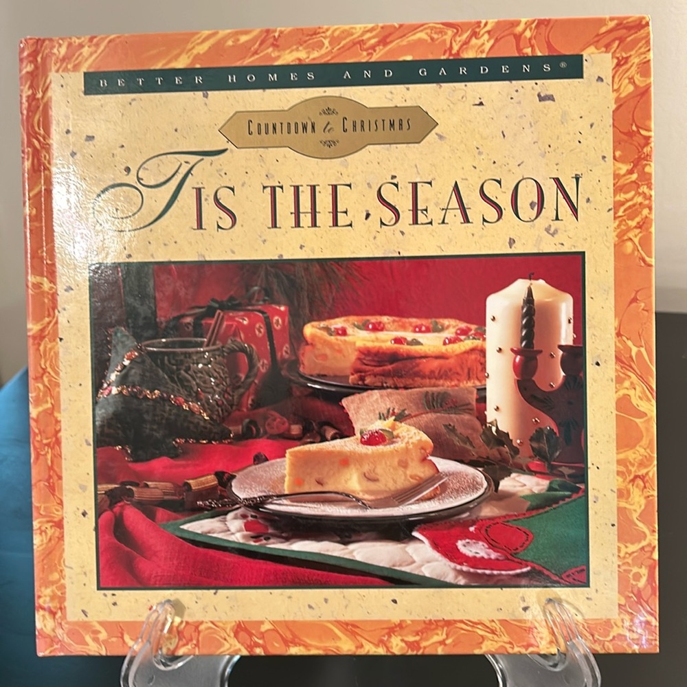 Better Homes & Gardens Tis the Season Countdown to Christmas Crafts/Cookbook